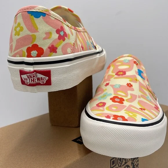 Vans WMNS Floral Slip-On Sneakers - Multicolor Slip-On Vr3 Sf
Groovy Floral Mars - Picture 8 of 16